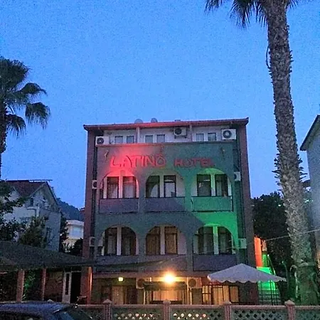 Hotel Latino